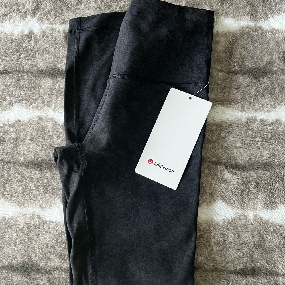 Lululemon Wunder Train Fit High- Rise Tight 25” NWT. Color BZCK